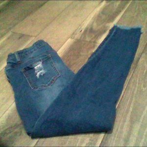 Fashion Nova jeans/ mid rise/ ripped